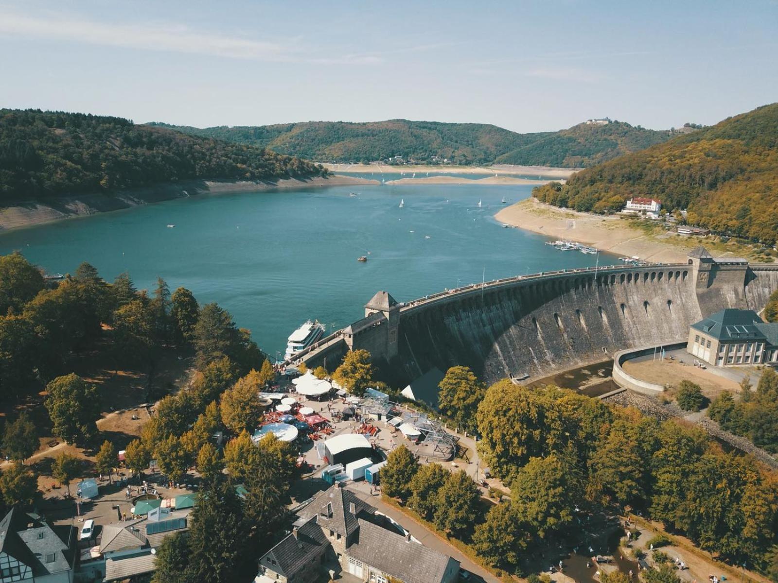Ferienhaus Schoene Aussicht Ferienwohnung Gruen Hemfurth-Edersee Eksteriør billede